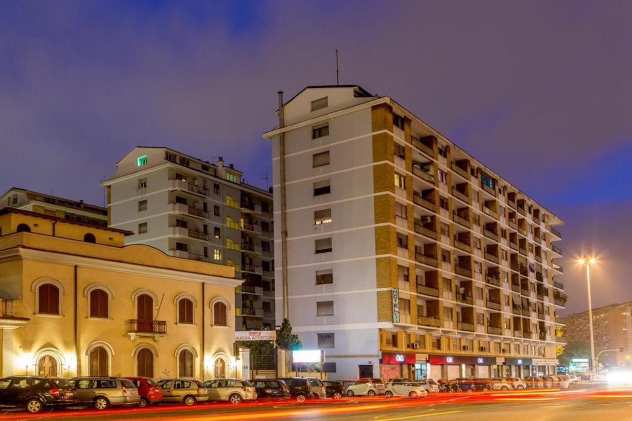 Hotel Radio