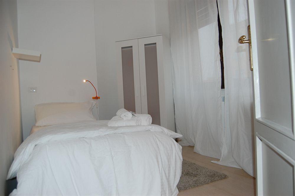 Radio Hotel 2*