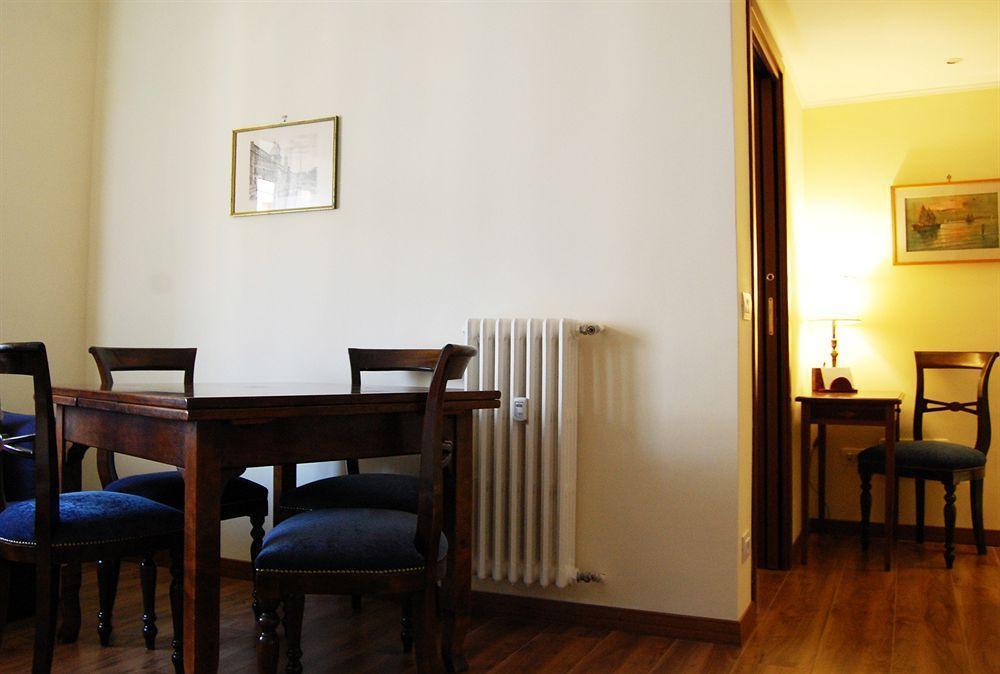 Radio Hotel 2*
